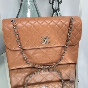 Chanel Maxi Bag, Single Flap, Lambskin , in Camel